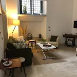 Tre Pupazzi Home In Vatican